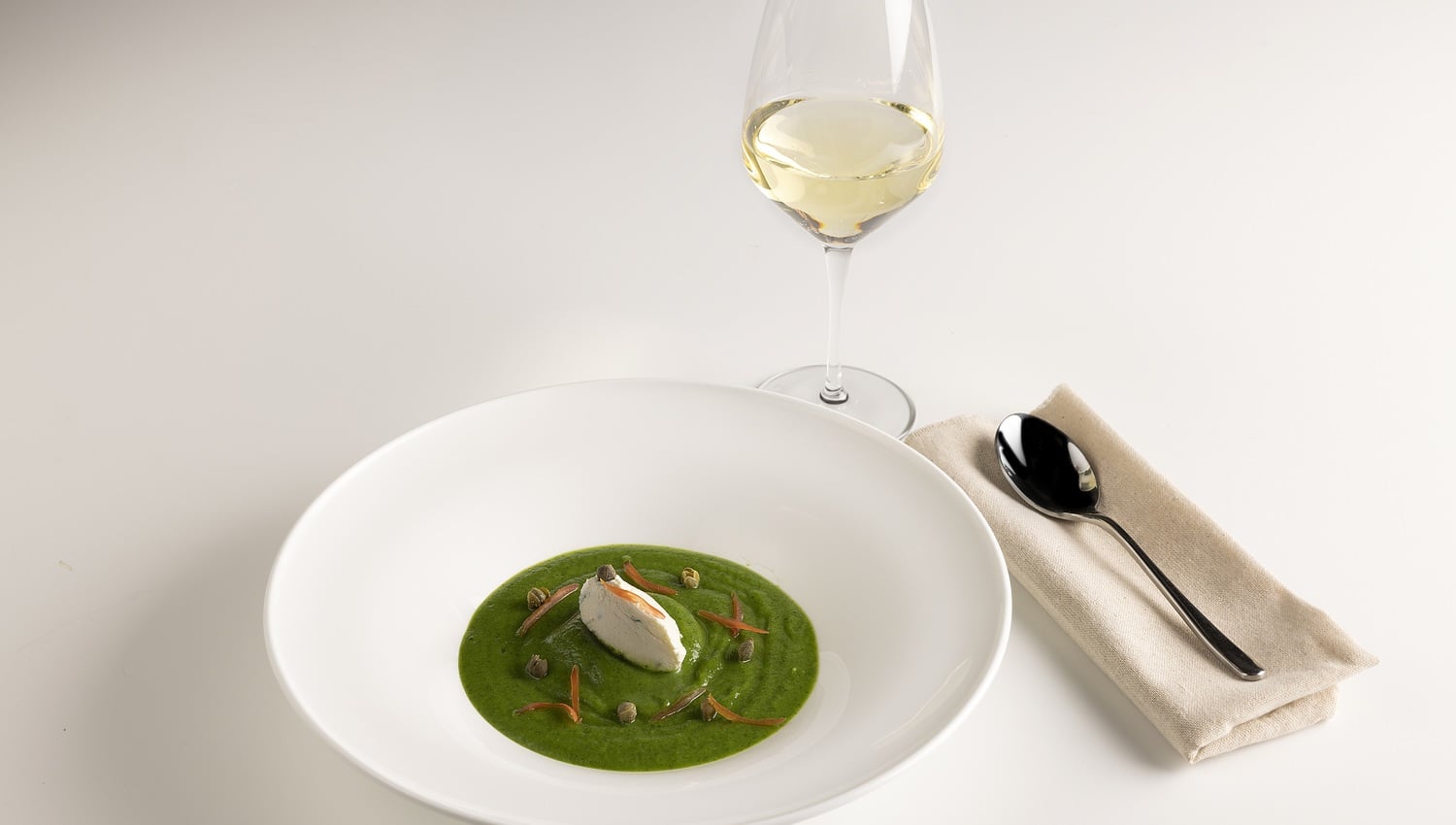 Crema di zucchine, robiola e capperi croccanti