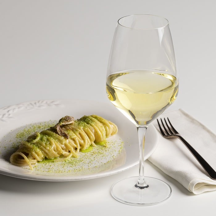 Spaghetti, pane burro e acciughe