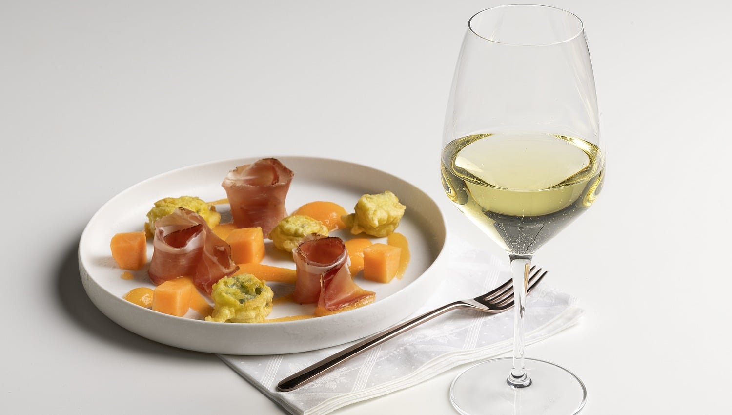 Frullato di melone, speck e crocchette al gorgonzola