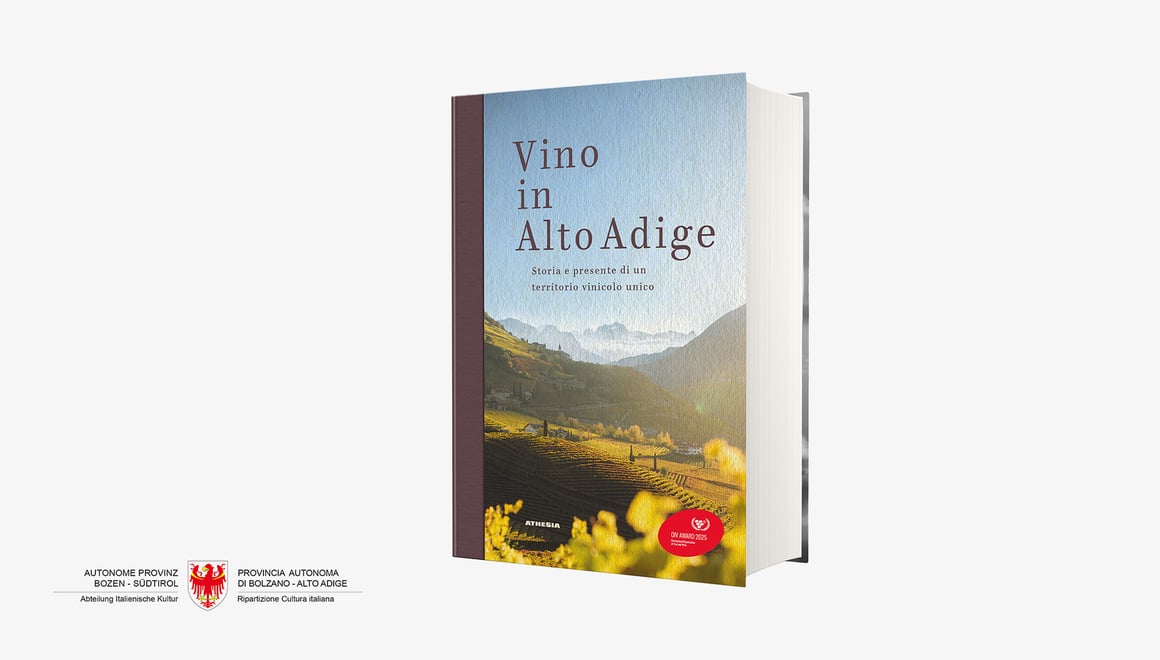 Cover 'Vino in Alto Adige' con riconoscimenti