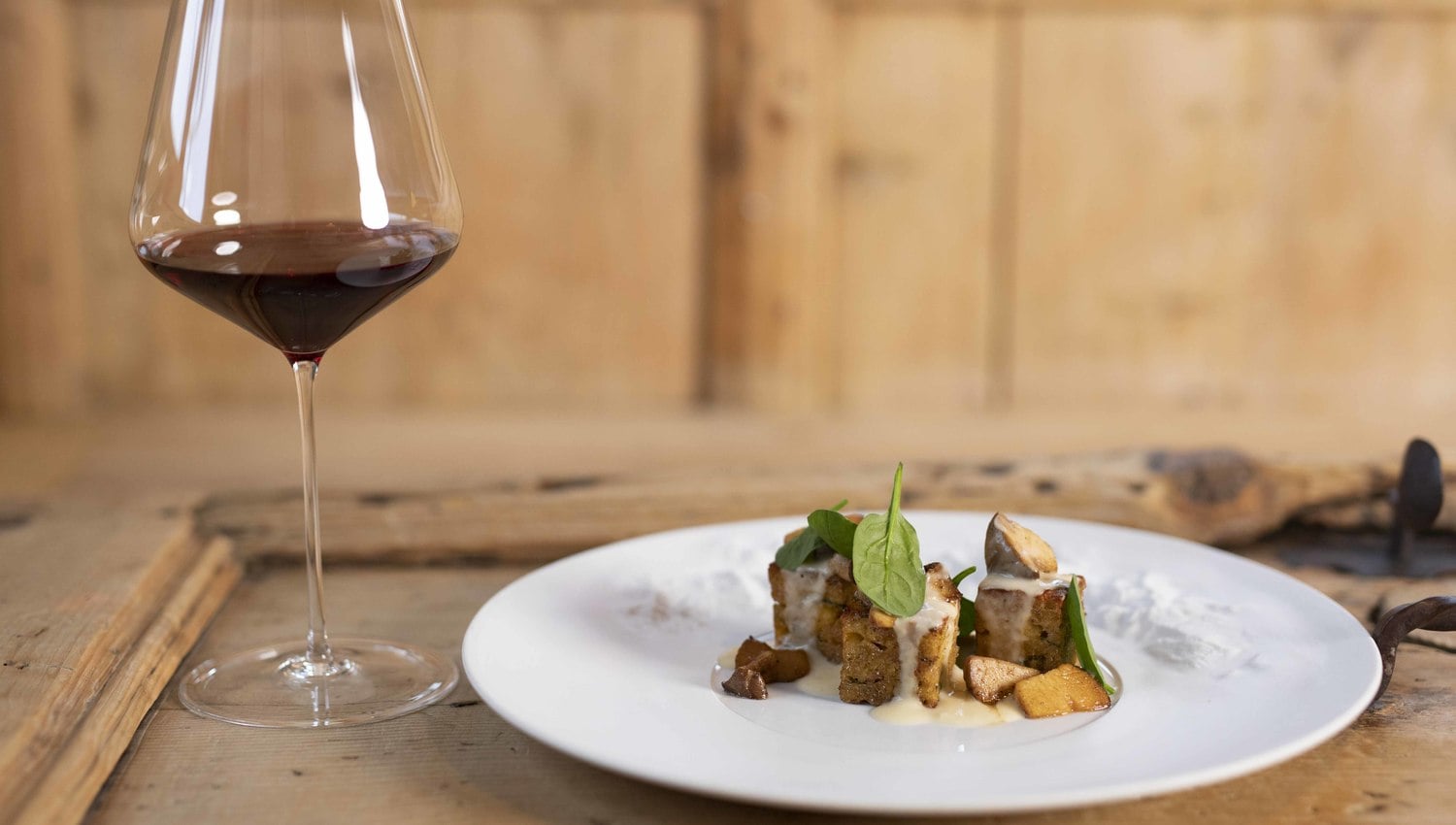 Canederli alle erbe con ripieno di verza ©IDM/Vini Alto Adige/Marion Lafogler