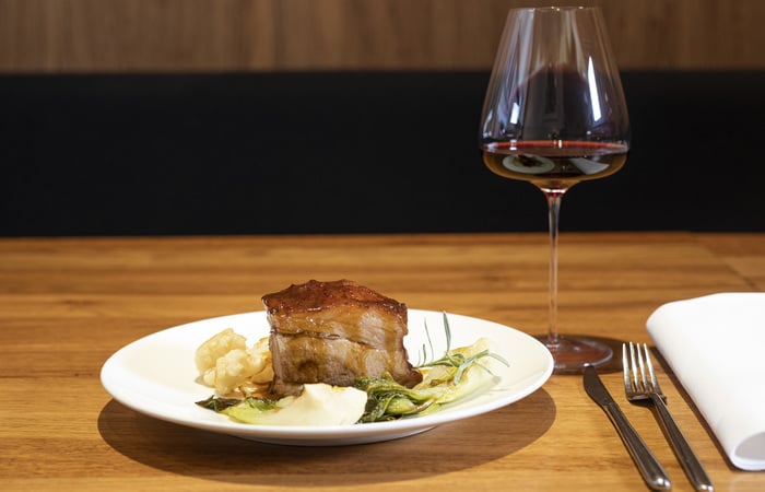 Petto di vitello alla Fornara ©IDM/Vini Alto Adige/Marion Lafogler