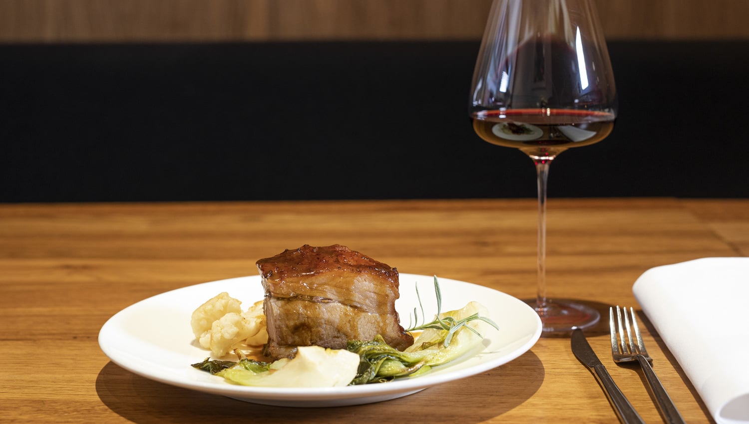 Petto di vitello alla Fornara ©IDM/Vini Alto Adige/Marion Lafogler